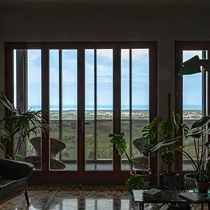 https://villa-curiel.it-tuscanyhotel.com